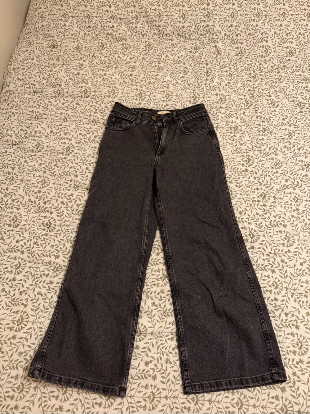 Sezane Wide-Leg Jeans in Charcoal Black
